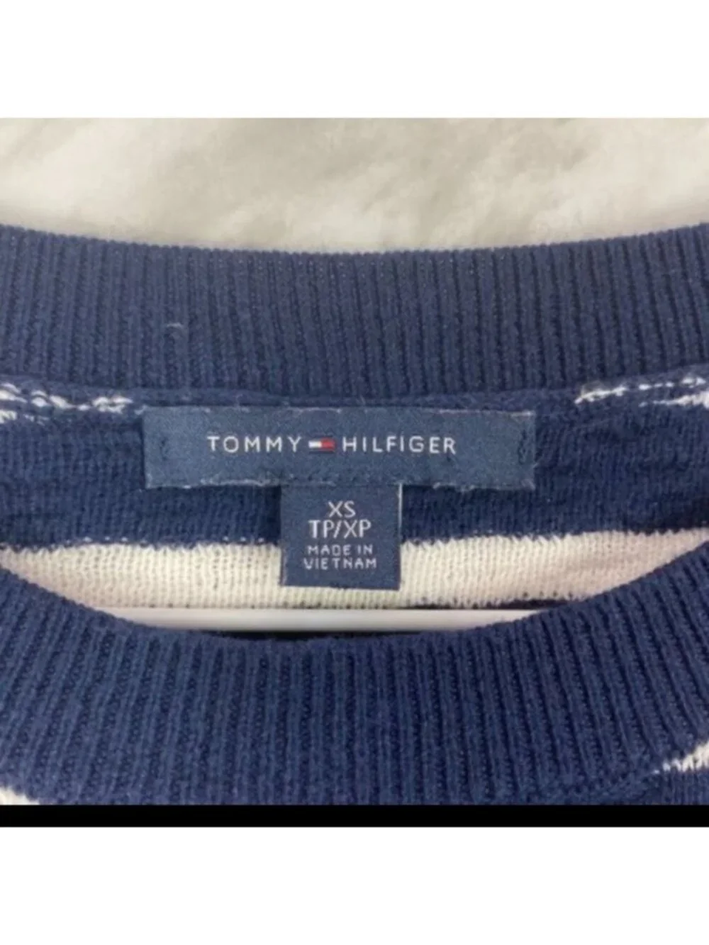 Tommy Hilfiger Crew Neck Sweater - Size Extra Small / XS - 100% Cotton, High Low